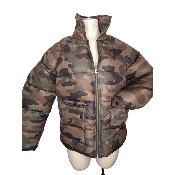 BP. Camouflage Puffer Jacket Size Medium Warm Winter Coat Pockets NWT - Picture 1 of 6